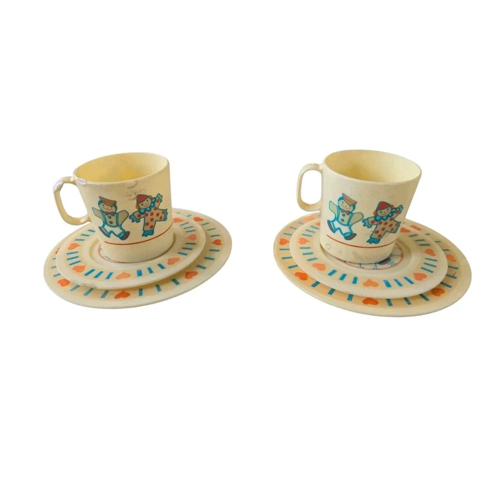 Vintage Chilton Globe Inc‎ plastic child's  Toy Cup & Saucer 10 pieces